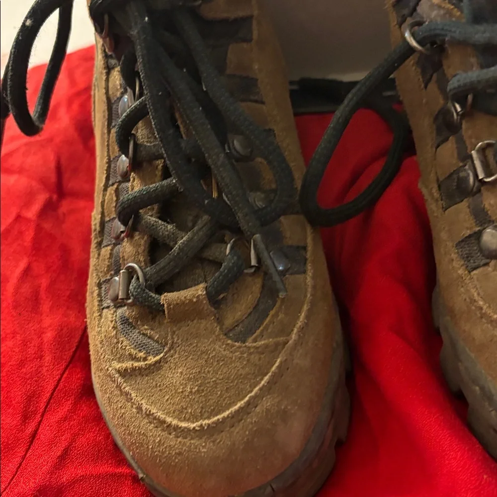 Trailhead junior Tan and Black Outdoor Boots 3